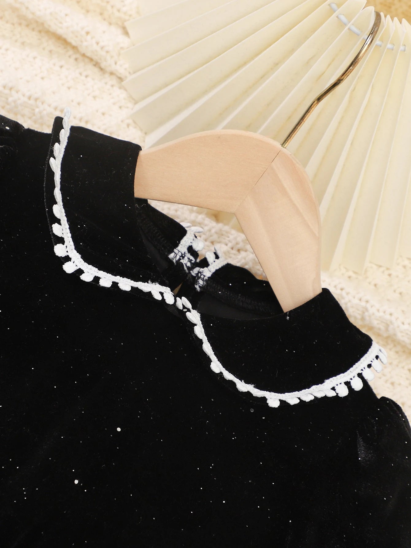 New Fashionable Dress For Girls In Spring And Autumn: Black Polka Dot Velvet Party Long-Sleeved Dress