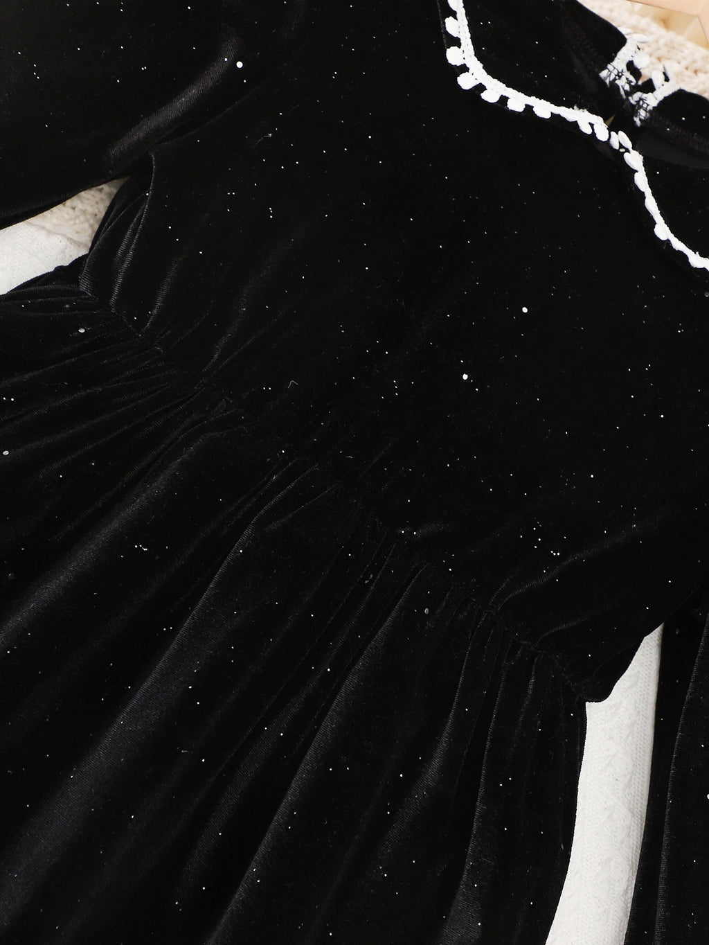 New Fashionable Dress For Girls In Spring And Autumn: Black Polka Dot Velvet Party Long-Sleeved Dress